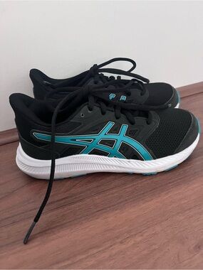 Kids Youth ASICS Runners Size 1